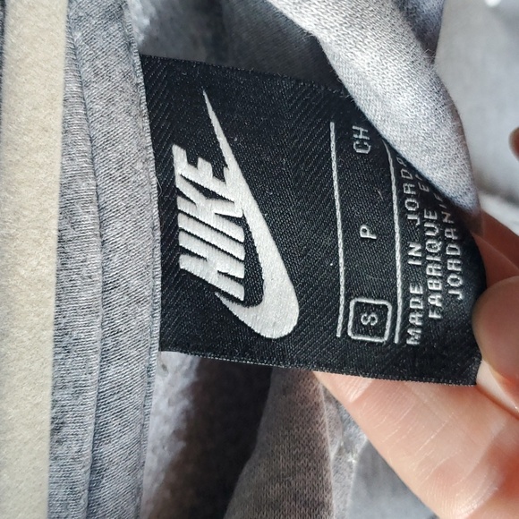 Nike Hoodie - Picture 2 of 7